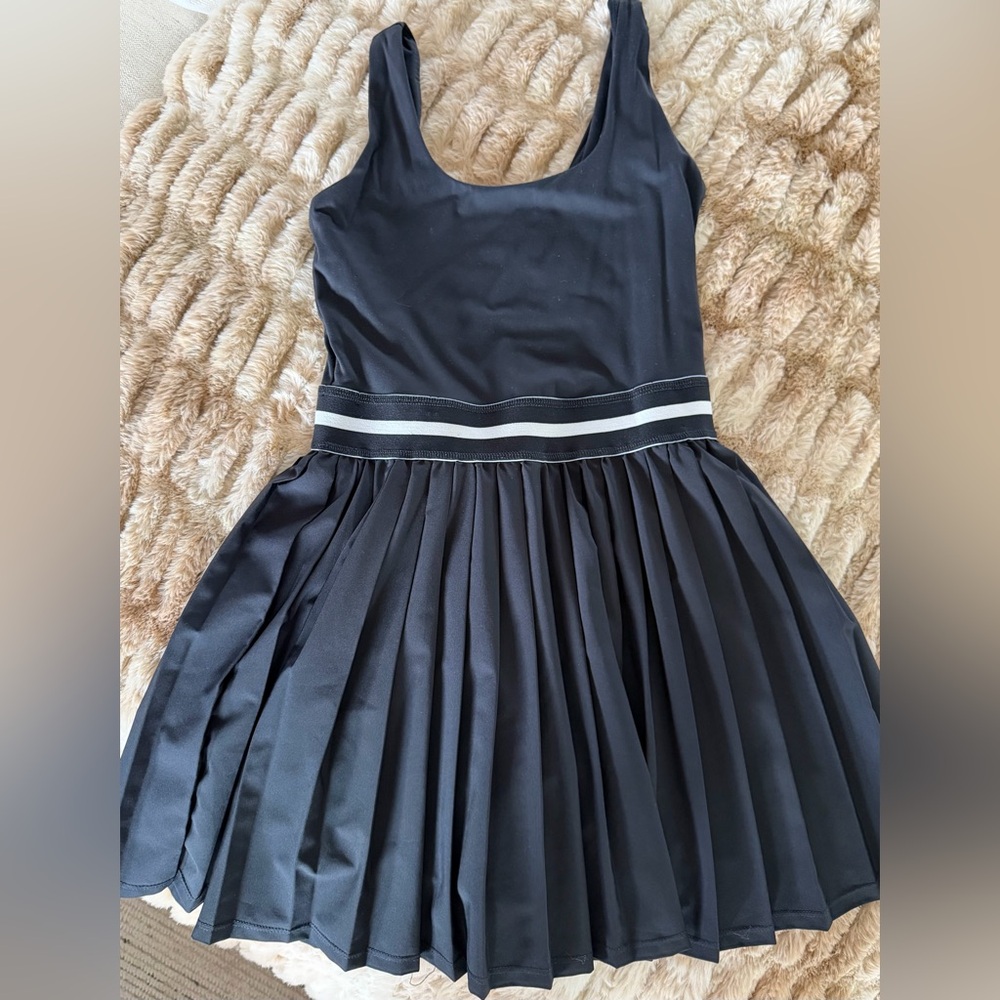 all in motion Black Pleated Tennis Dress with White Waist Stripe XS
